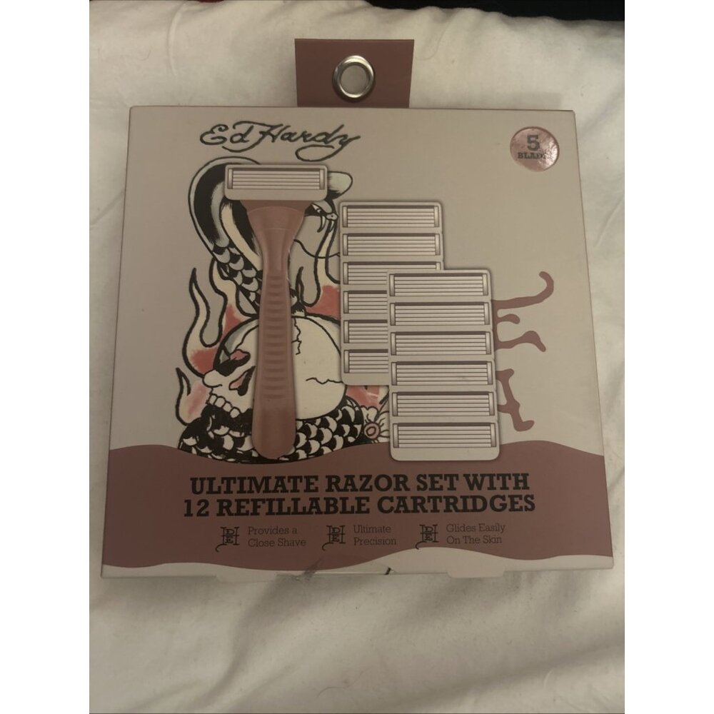 Ed Hardy Ultimate Razor Set 12 Refillable Cartridges Glides Easily on Skin See